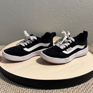 Vans Classic Black and White Low-Tops